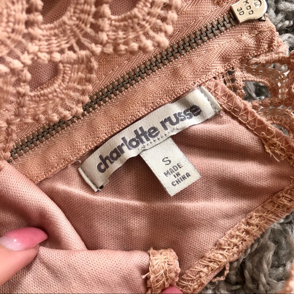 Beige lace dress - Picture 3 of 3